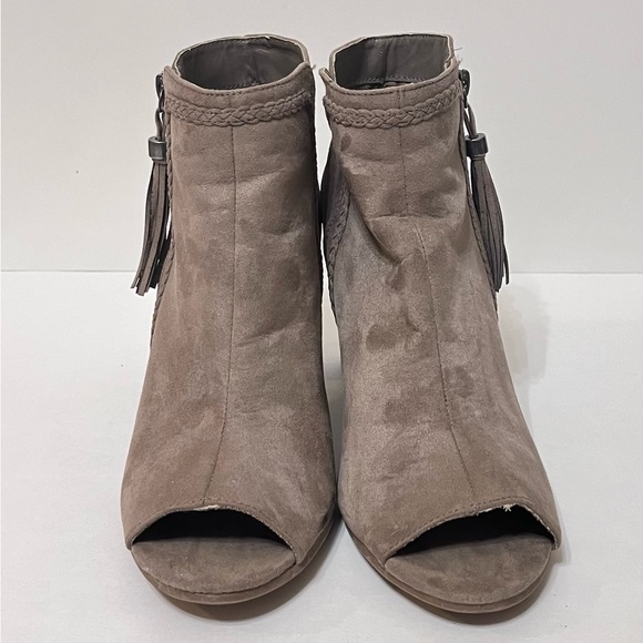 Vanity Women’s Peep-Toe Bootie Chunky Heel Boot - Picture 5 of 14